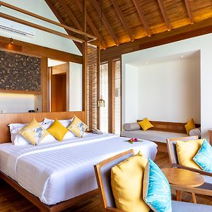 Furaveri Island Resort & Spa